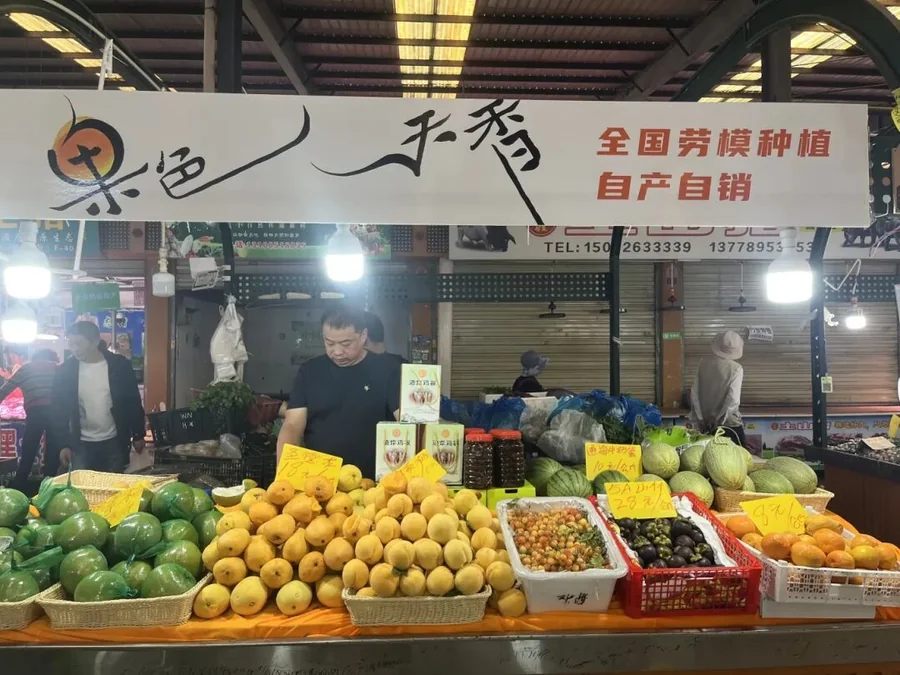 市场美食摊位